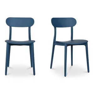 Set of two blue Kent outdoor dining chairs with slender frames and curved backs made of polypropylene