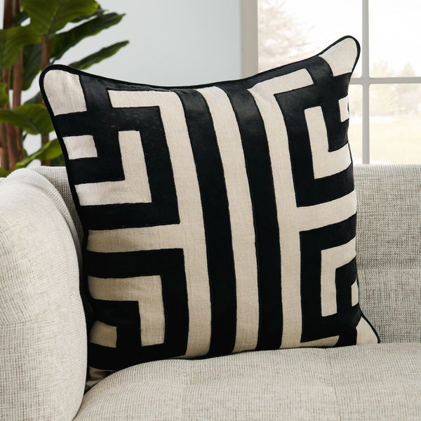Ordella Black/ Beige Geometric Pillow image 4