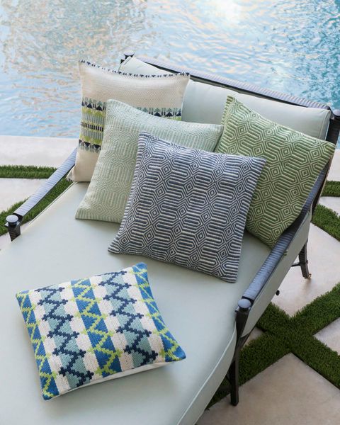 Indoor / Outdoor Blue / Ivory Pillow Cover image 3