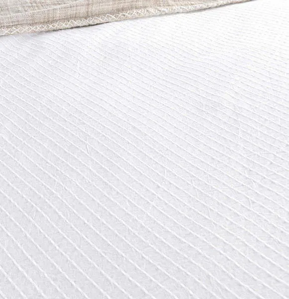 White 100% cotton duvet with vertical stitched Kantha embroidery and polished flange finish