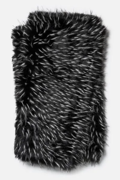 Product Image 1 for Zora Black / White Throw from Loloi